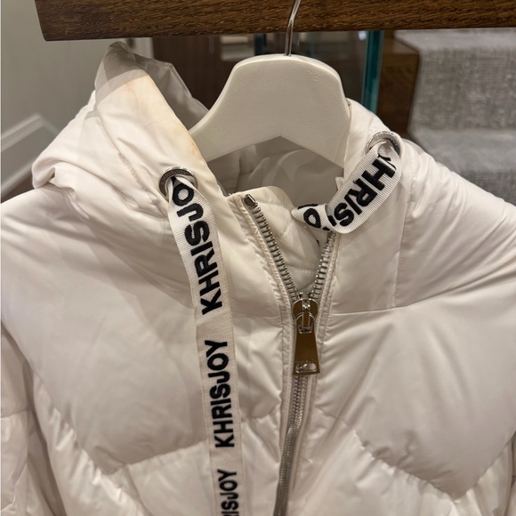 Women's White Puffer Jacket - Picture 2 of 4